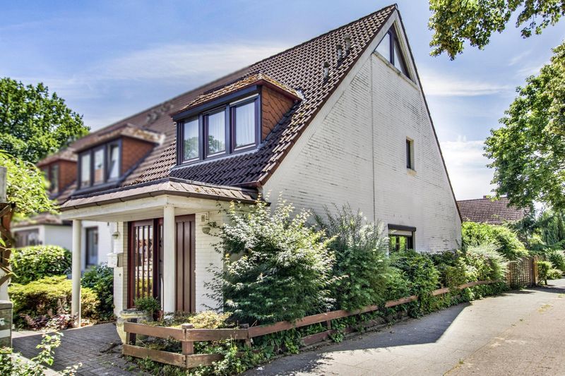 Bremen-Horn; gepflegtes 4 Zimmer-Reihenendhaus mit Garten und Carport Nähe Mühlenviertel